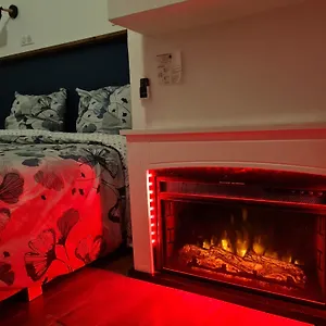  Appartement Triplex Avec Vue Sur Place Du Centre Historique. France